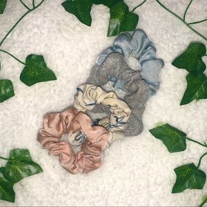 Cute Scrunchie Set (4)